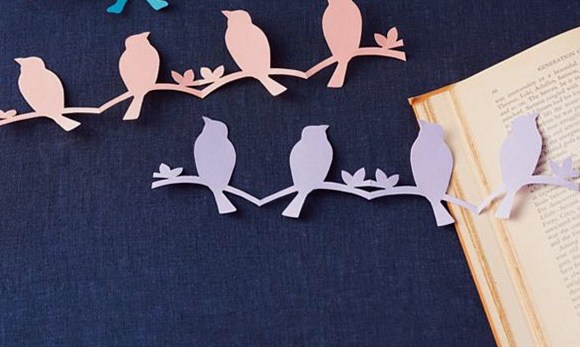 かわいい切り絵「枝でさえずる鳥たち」のつくり方。紙を折って切るだけで完成！図案つきで楽しむ、手づくりクラフト／クラフト作家・くまだまりさん