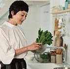俳優・本上まなみさんの「夜時間」夕飯は家族4人でゆっくり3時間。仕事も家事も無理はやめて、明日のために“休む”を優先
